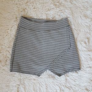 NEW Petite Mono Print Skort